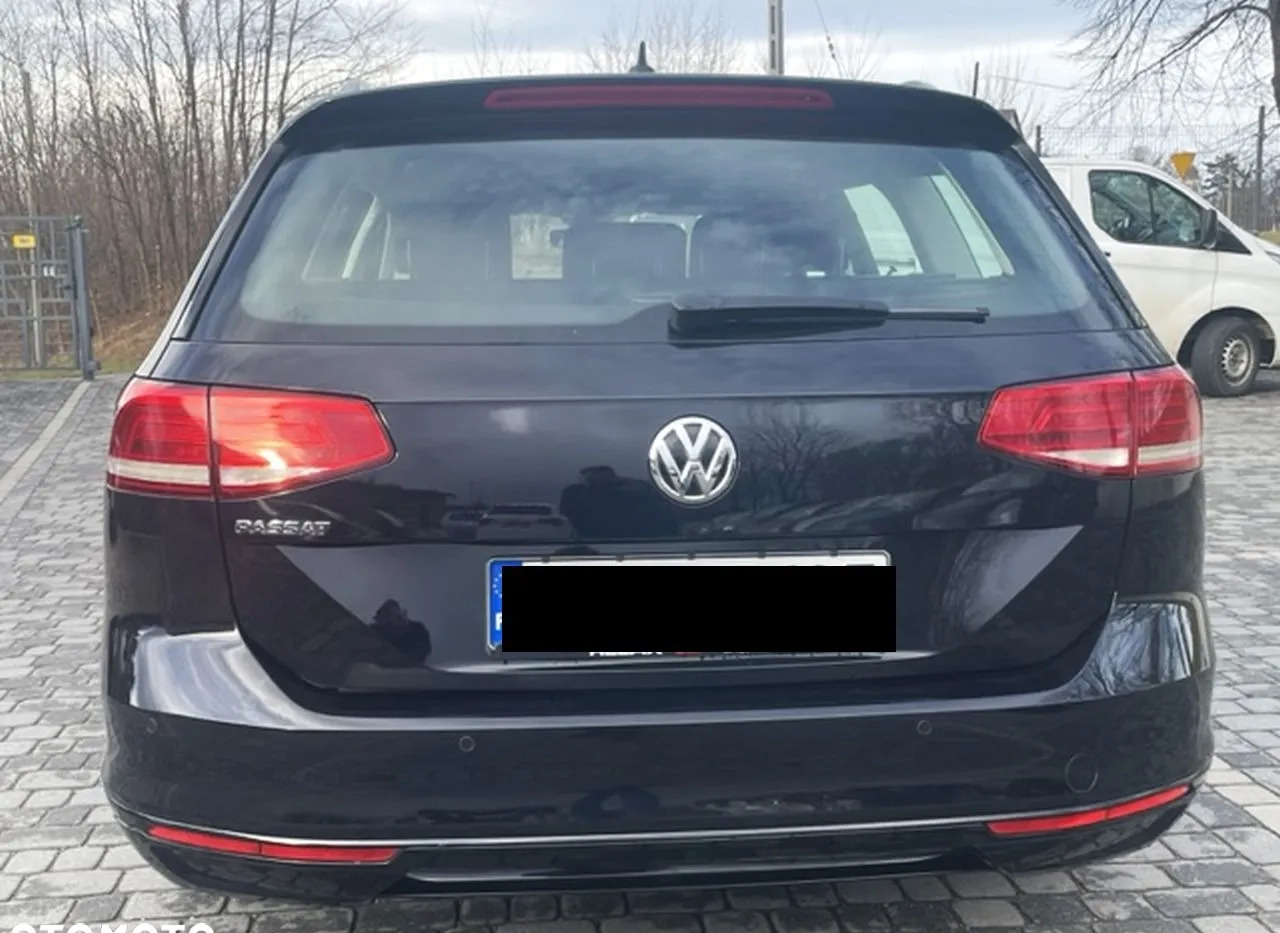 Volkswagen Passat cena 64900 przebieg: 240000, rok produkcji 2018 z Golub-Dobrzyń małe 352